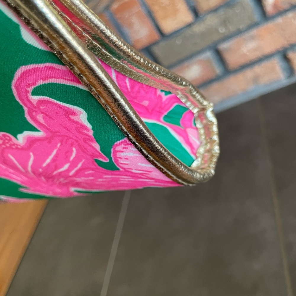 NEW Lilly Pulitzer palm hibiscus clutch - Picture 4 of 9